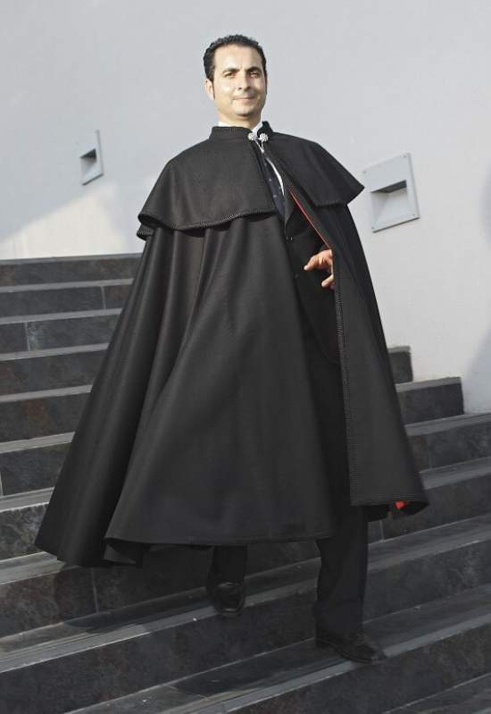 Capa española para gala en Sevilla